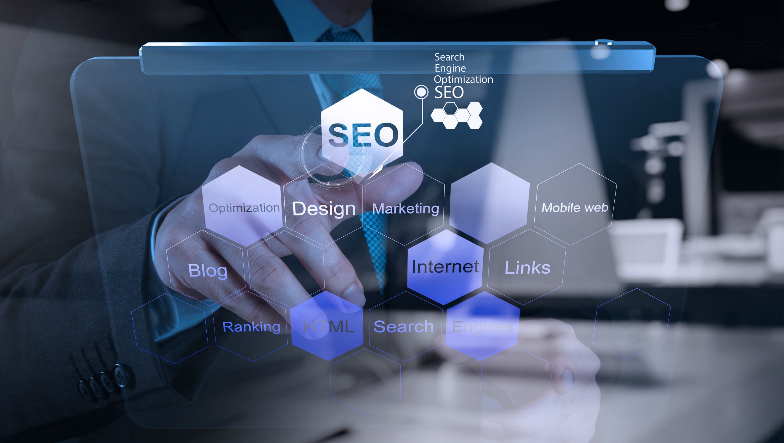 SEO từ khoá và SEO tổng thể đều mang lại hiểu quả tiếp cận tự nhiên cho website với khách hàng