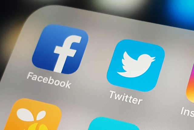 Facebook, Twitter được Bangladesh siết chặt